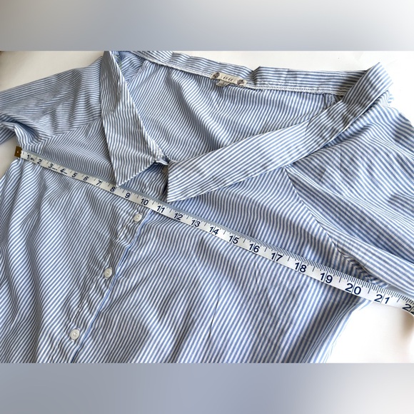 Iris Los Angeles Woman’s Across the Shoulder Blue Pinstripe Blouse Shirt Size L - Picture 6 of 9